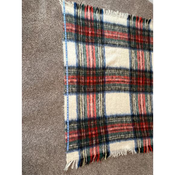 Sundance NWOT Holyrood Australian St Albans 100% Mohair Plaid Fringe Blanket - Picture 4 of 4